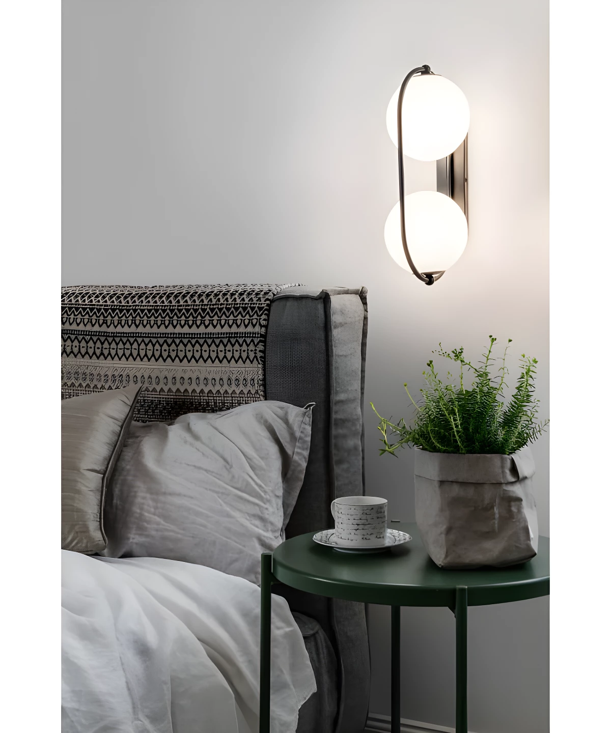 Podwójny kinkiet Koban E do klimatycznej sypialni