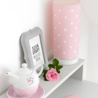 Różowa lampka nocna Lovely Dots Pink - abażur w białe kropeczki