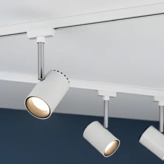 Spot sufitowy do systemu szynowego w salonie