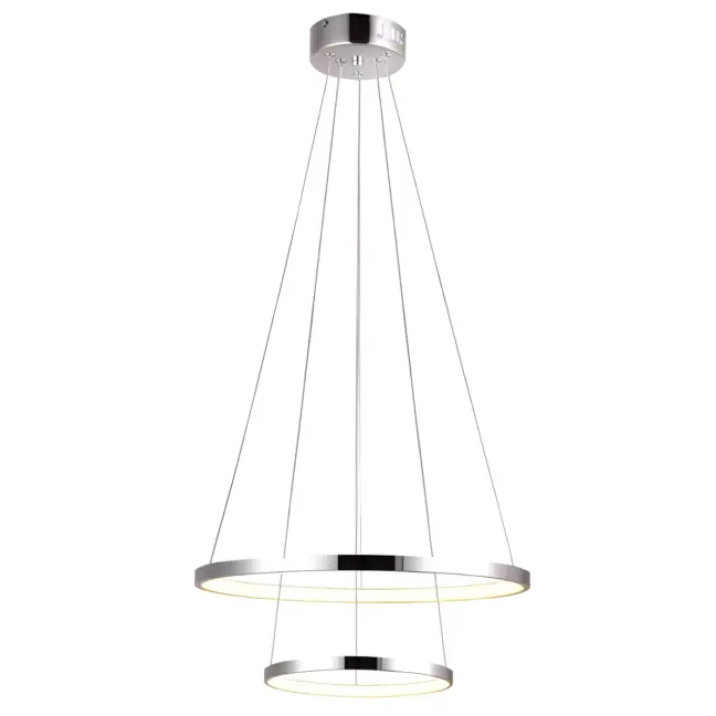 Lampa wisząca z dwoma chromowanymi obręczami LED zawieszonymi na linkach z okrągłą rozetą sufitową.