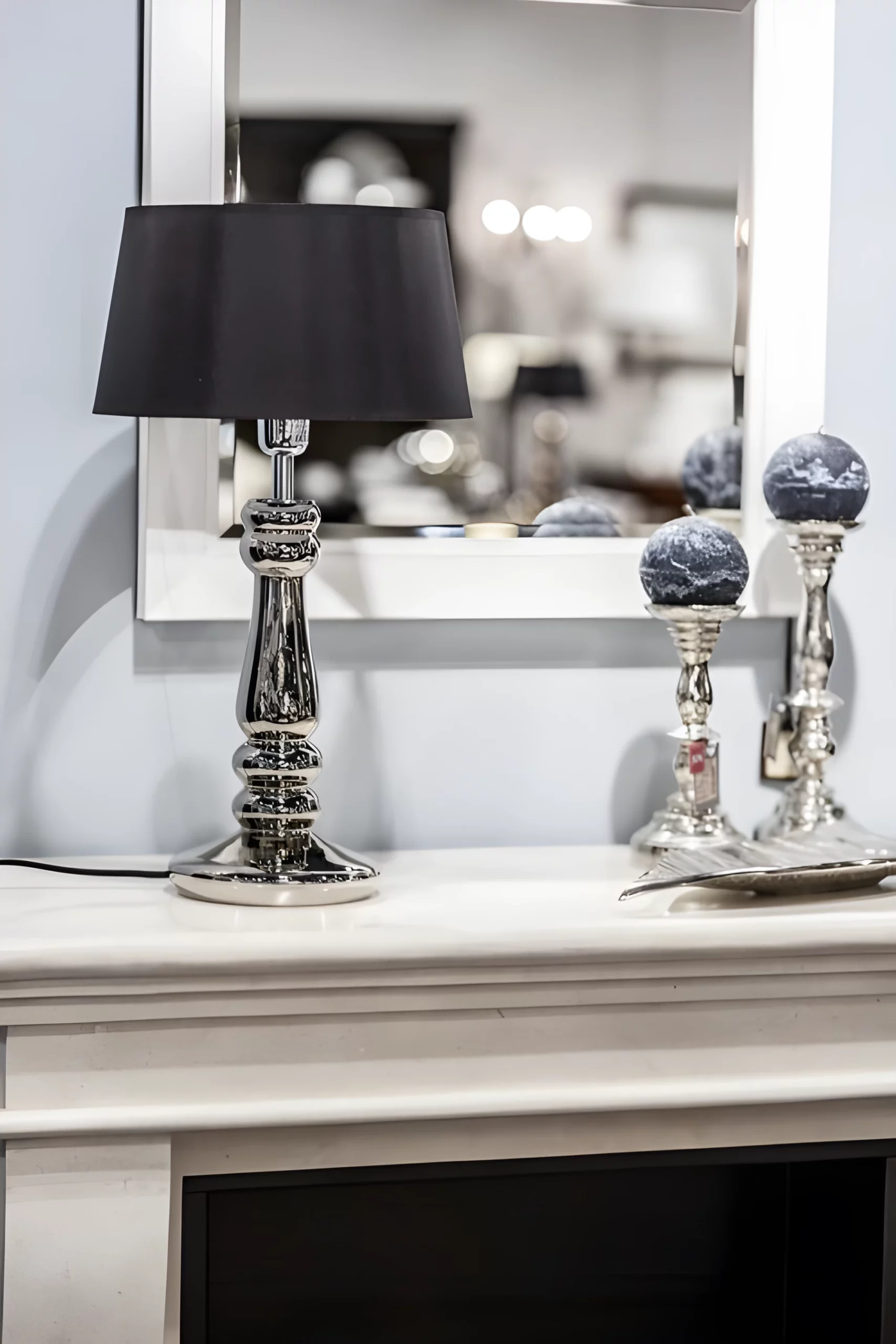 Lampa stołowa Petit Trianon - kolor srebrny, Czarny - L051161249