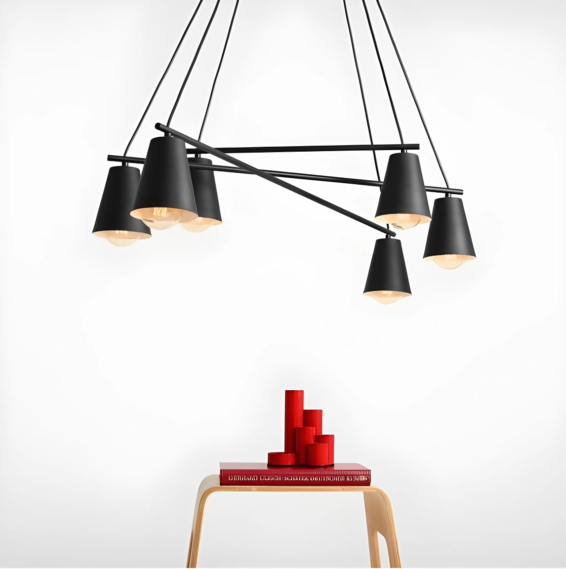 Żyrandol Arte nad długi stół w jadalni