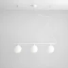 Biała wisząca lampa Beryl z trzema szklanymi kulami