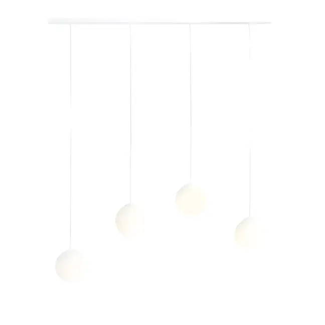 Wisząca lampa Bosso w białym kolorze ze szklanymi kloszami
