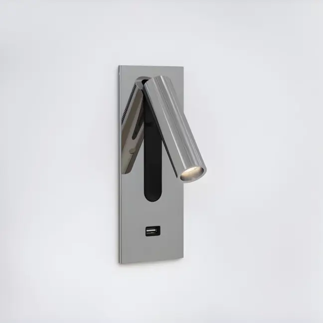 Kinkiet Fuse 3 w kolorze chromu z portem USB