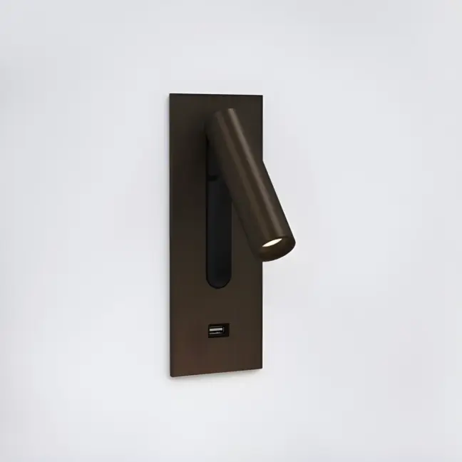 Brązowy kinkiet Fuse 3 LED z portem USB