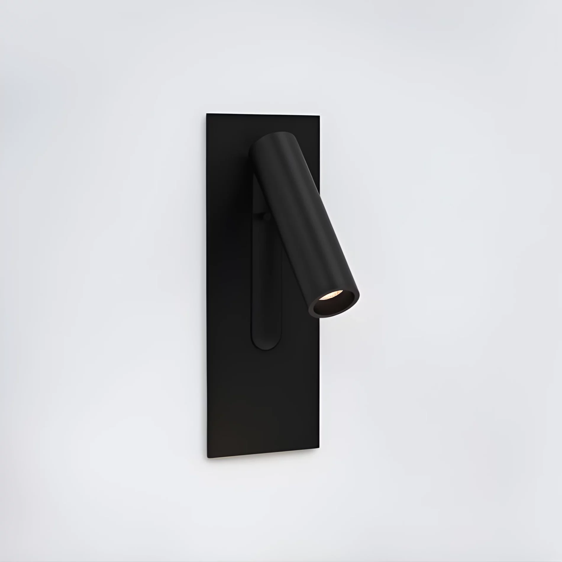 Czarny kinkiet Fuse 3 z oświetleniem LED idealny do czytania