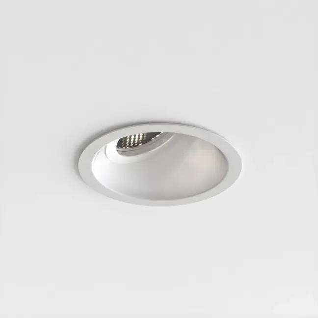 Biała oprawa sufitowa Minima Slimline 25 o klasie szczelności IP65