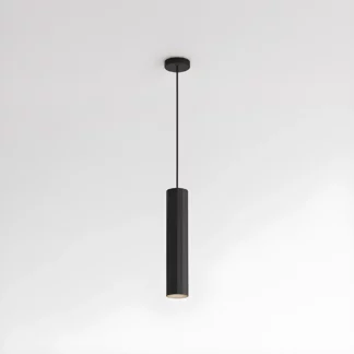 Wisząca lampa Hashira w kształcie metalowej tuby w kolorze czarnym