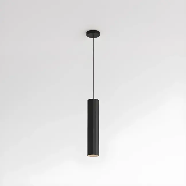 Wisząca lampa Hashira w kształcie metalowej tuby w kolorze czarnym