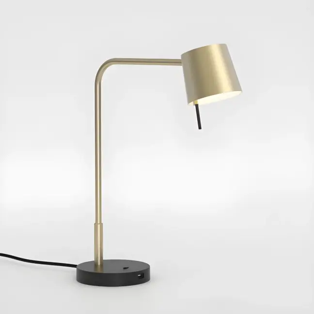 Złota lampa biurkowa Miura z portem USB