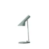 AJ Mini jasnozielona lampa stołowa od Louis Poulsen