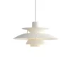Elegancka wisząca lampa PH 5 Mini od Louis Poulsen z białym kloszem