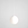 Wisząca lampa Bosso S w białym kolorze z mlecznym kloszem