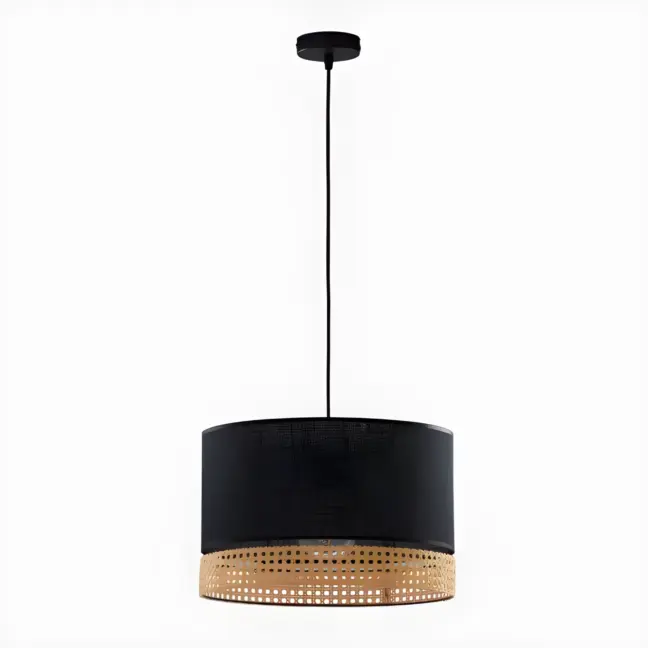 Wisząca lampa Paglia M z czarnym abażurem i rattanowym akcentem