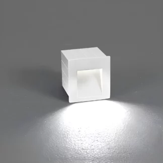 Biała ścienna lampa Step – LED, odporna na wilgoć (IP44)
