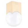 Złota lampa sufitowa Austin M z mleczną kulą