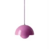 Różowa, wisząca lampa Flowerpot VP1 o średnicy 23 cm