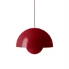 Wisząca lampa Flowerpot VP2 w kolorze Vermillion Red o średnicy 50 cm