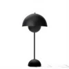 Nowoczesna matowo-czarna lampa stołowa Flowerpot VP3