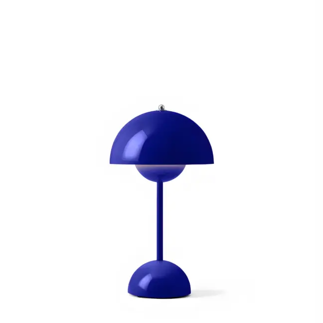 Przenośna lampka stołowa Flowerpot VP9 w kolorze kobaltowym z możliwością ładowania przez USB