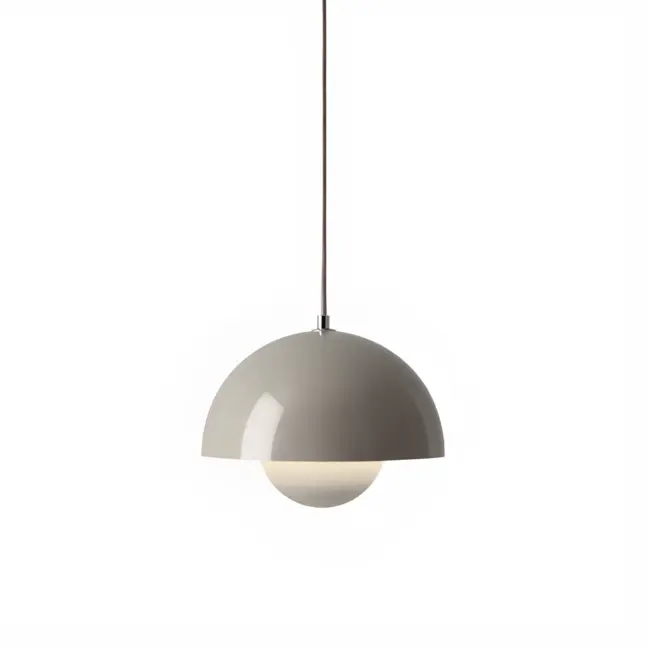 Wisząca lampa Flowerpot VP1 w odcieniu beżowej szarości o średnicy 23 cm