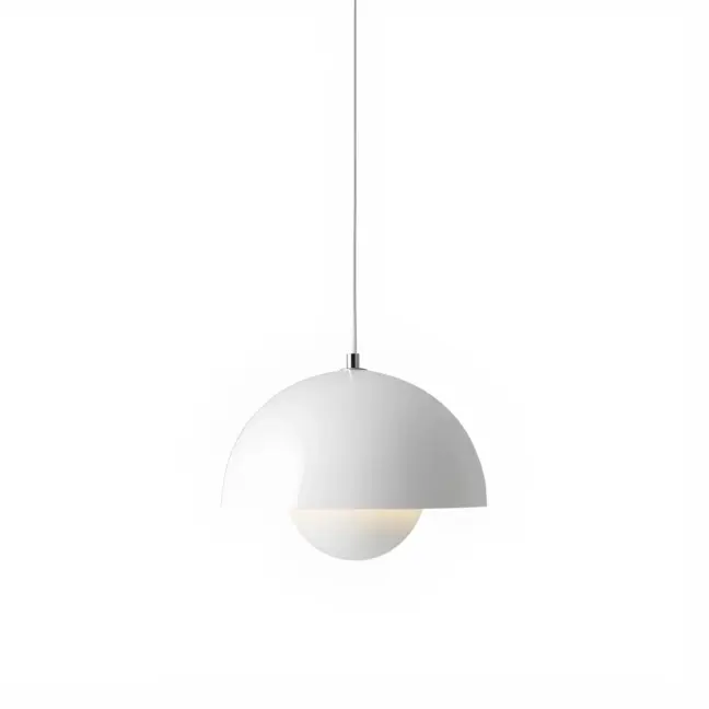 Wisząca lampa Flowerpot VP1 w białym kolorze o średnicy 23 cm z możliwością wymiany żarówki
