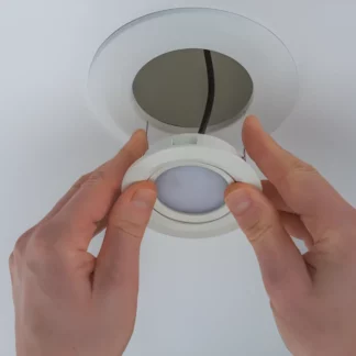 Adapter średnicy do otworów montażowych - biały