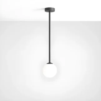 Czarna lampa sufitowa Pinne M ze szklaną kulą