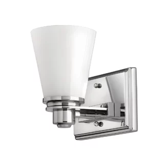 Elegancki kinkiet Lucius marki Ardant Decor z mlecznego szkła i chromowanymi elementami