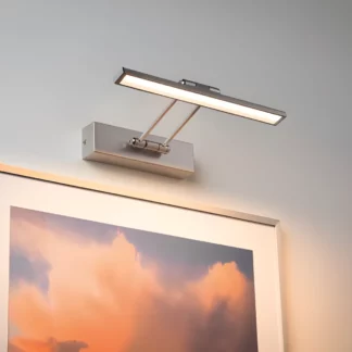 Kinkiet Beam Thirty nad obraz w salonie