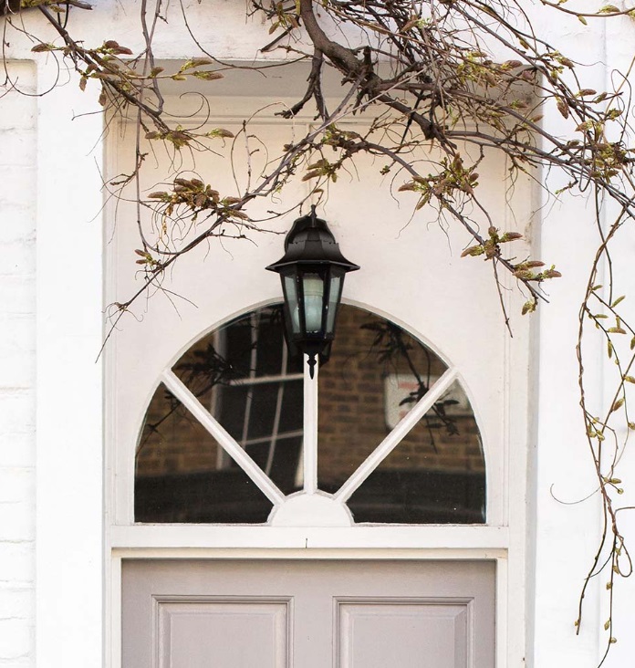 Kinkiet zewnętrzny czarny Lozana E27 IP44 na ramię