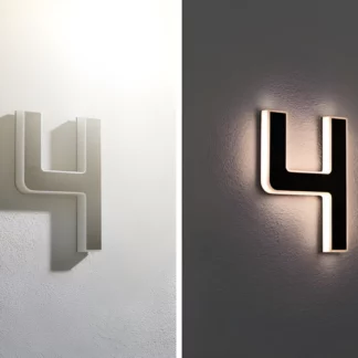 Kinkiet zewnętrzny jako numer domu - nr 4