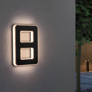 Kinkiet zewnętrzny jako numer domu - nr 8