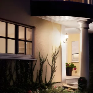 Kinkiet zewnętrzny L15 C jako oświetlenie wejściowe