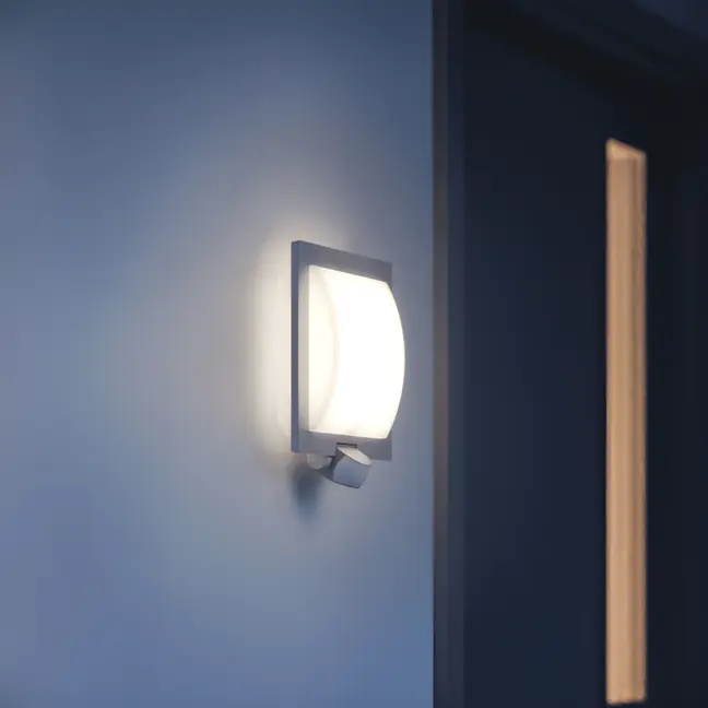 Kinkiet zewnętrzny L20 przed drzwi wejściowe