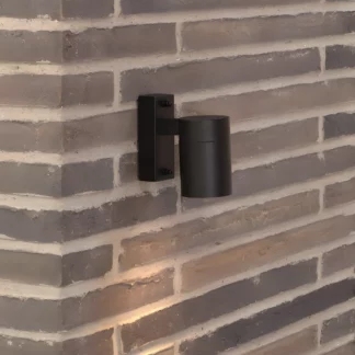 Kinkiet zewnętrzny Tin nad numer domu