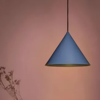 Wisząca lampa Konko Light w kolorze niebieskim o średnicy 30 cm