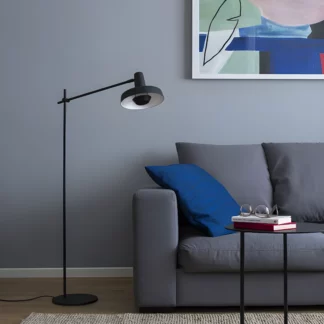 Lampa podłogowa Arigato Palace do czytania w salonie