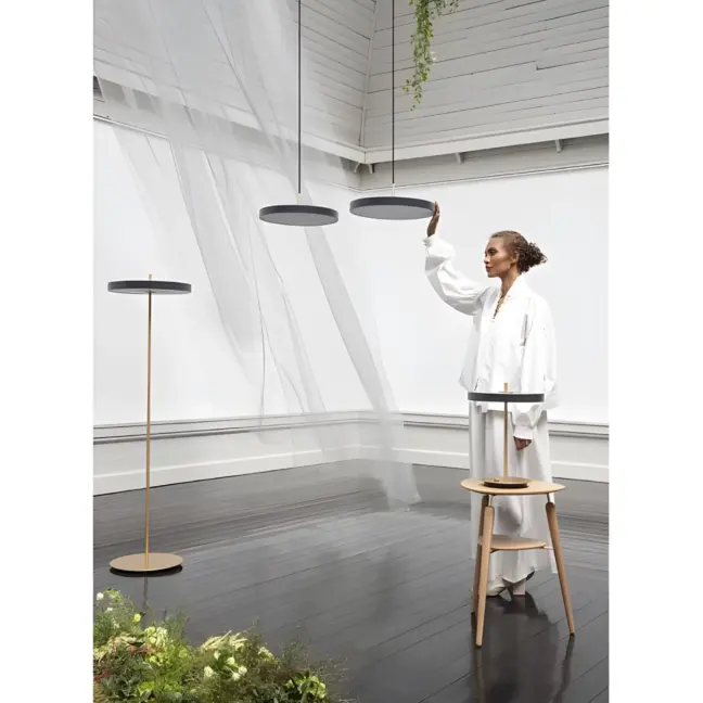 Lampa podłogowa Asteria do nowoczesnej sypialni