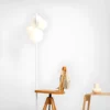 Lampa podłogowa Bloom do pięknej sypialni