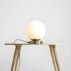 Lampa stołowa Ball do salonu na kominek