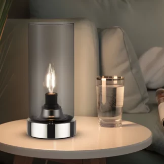 Lampa stołowa Pinja na stolik w salonie