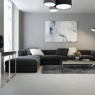 Lampa sufitowa nad stolik w salonie