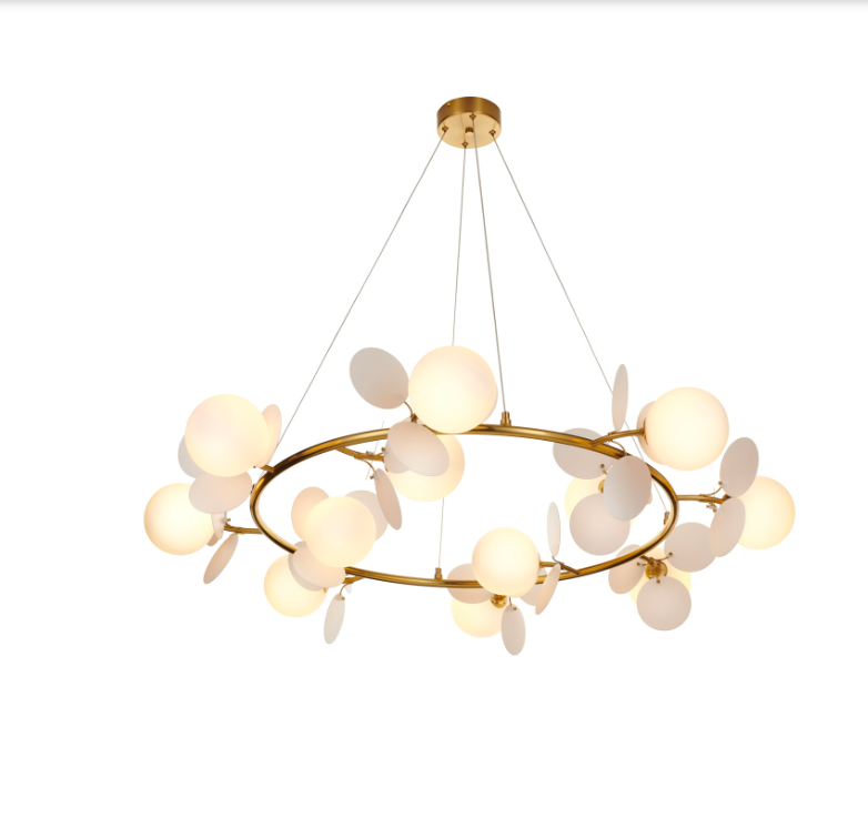 Lampa wisząca Chic złota z białymi płatkami art deco