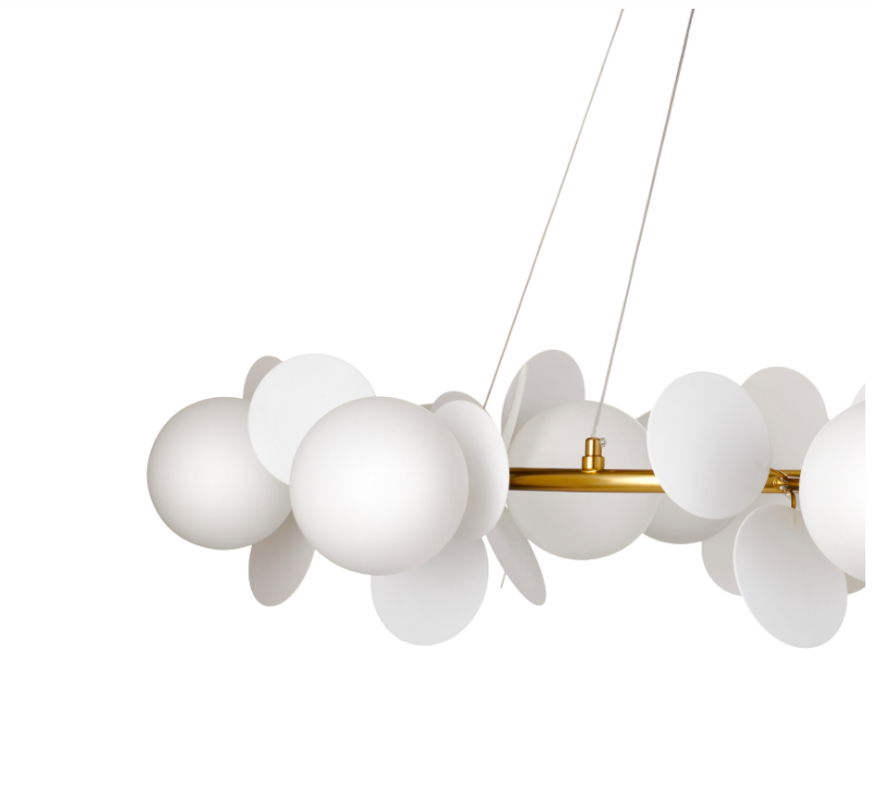 Lampa wisząca Chic złota z białymi płatkami art deco