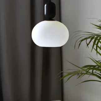 Lampa wisząca Notti nad szafkę w sypialni