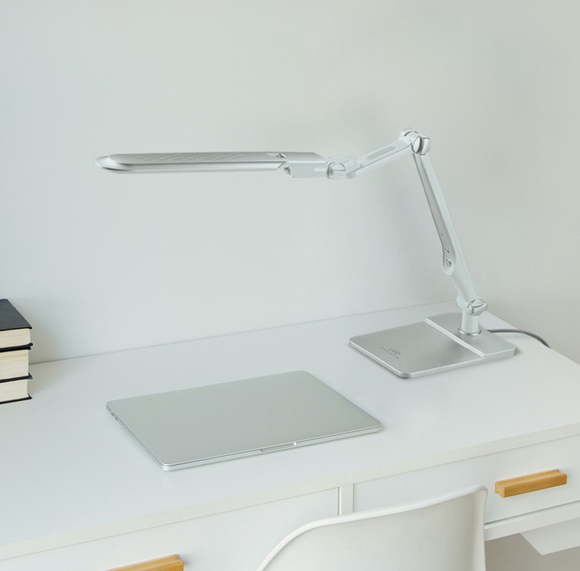 Lampka biurkowa LED Mica srebrna z regulacją światła