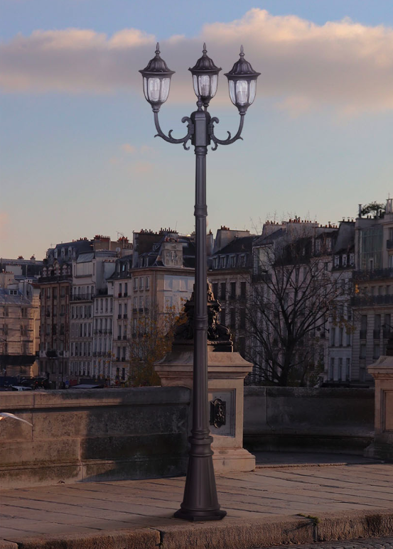 Latarnia ogrodowa Vasco z 3 kloszami E27, czarna, 235 cm, IP44