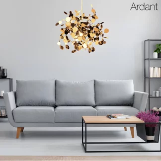 Złota lampa wisząca Monetti o średnicy 40 cm, pełna elegancji i stylu